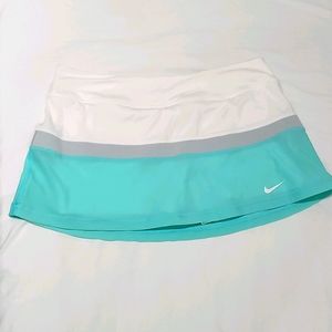 Dri fit shorts skorts Nike white and teal